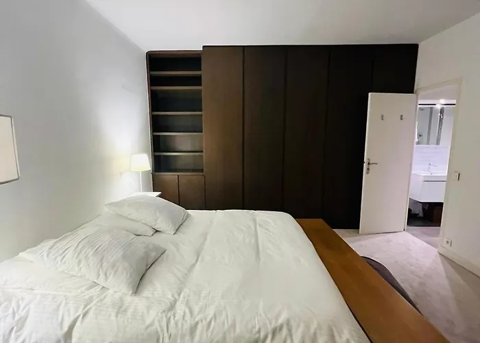 Champ De Mars Grenelle *